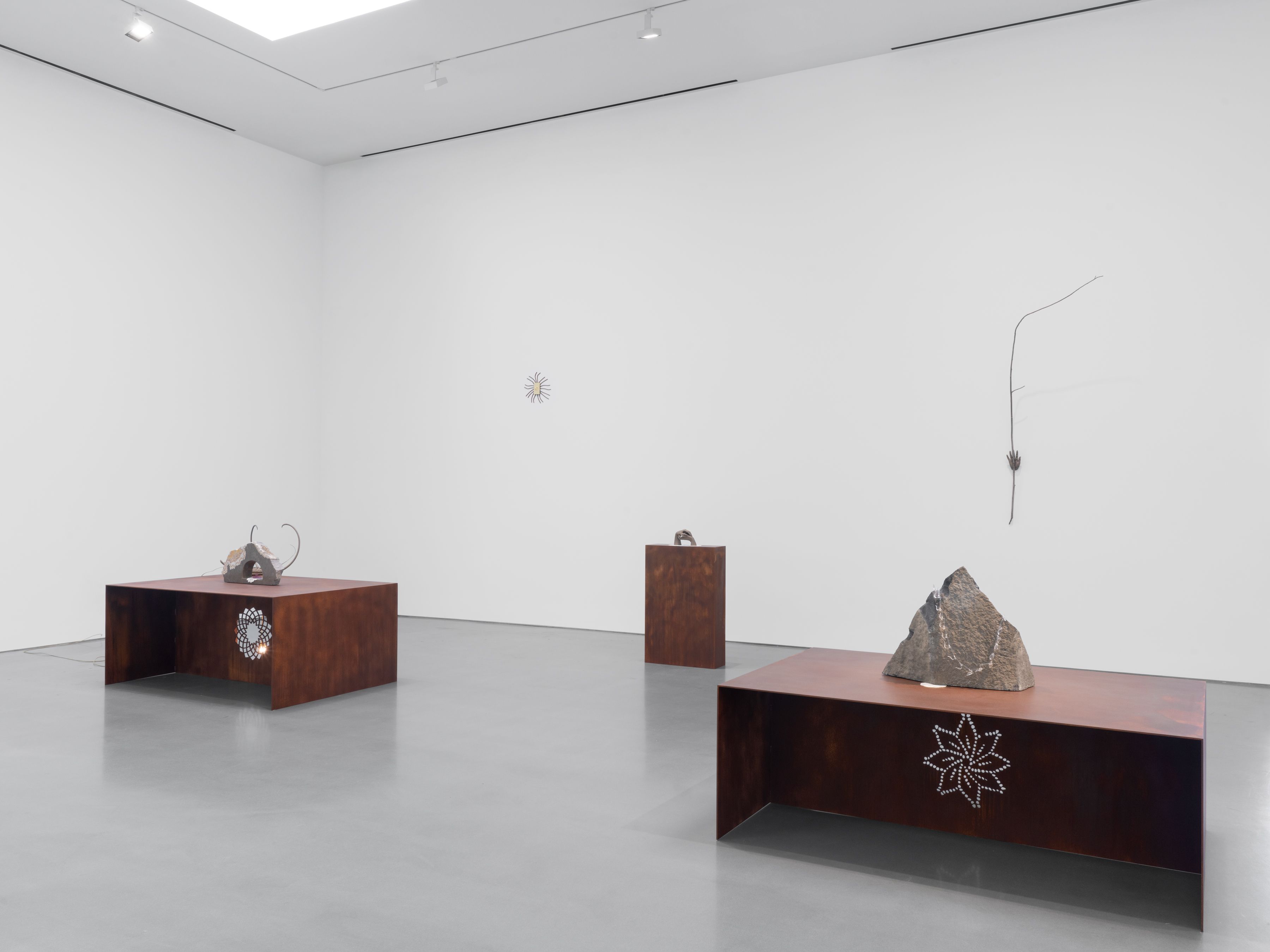 Kelly Akashi, Kelly Akashi at Lisson, photo 3