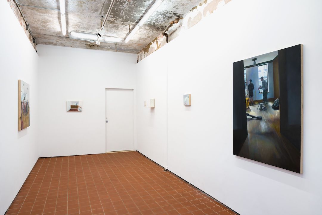 Hannah Lee, Outside at Entrance, photo 7