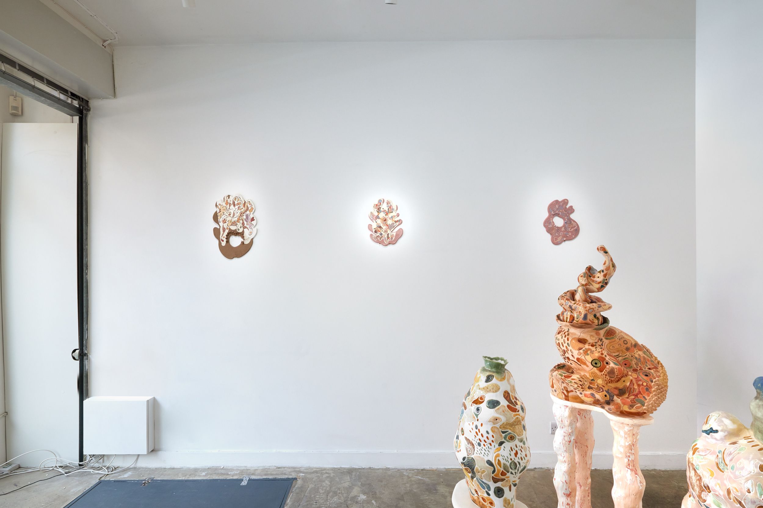 Jung Min Park, Listening to the Camouflage at The Artist Room by Taymour Grahne Projects, photo 2