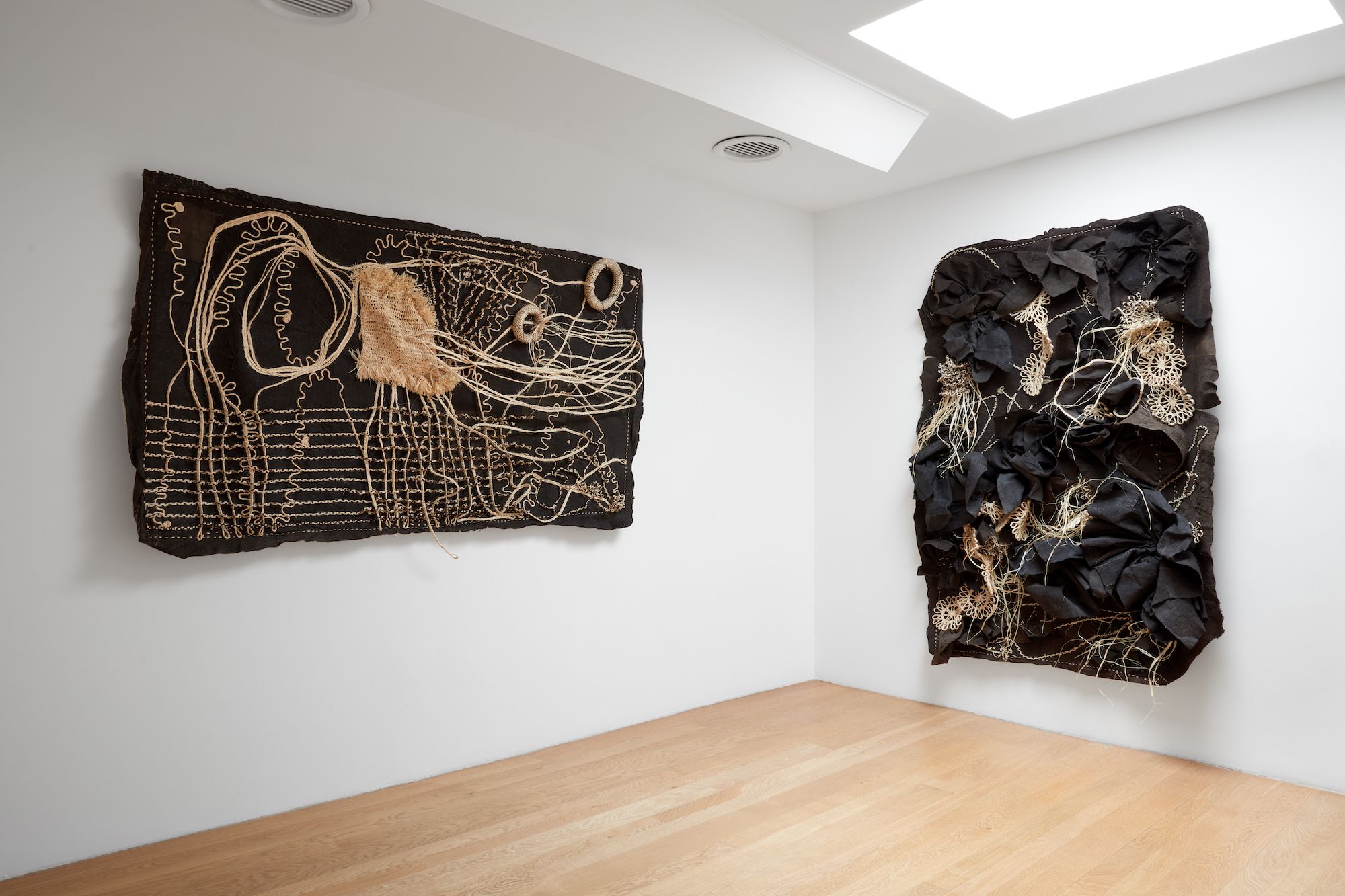 Acaye Kerunen, Acaye Kerunen at Blum & Poe, photo 3