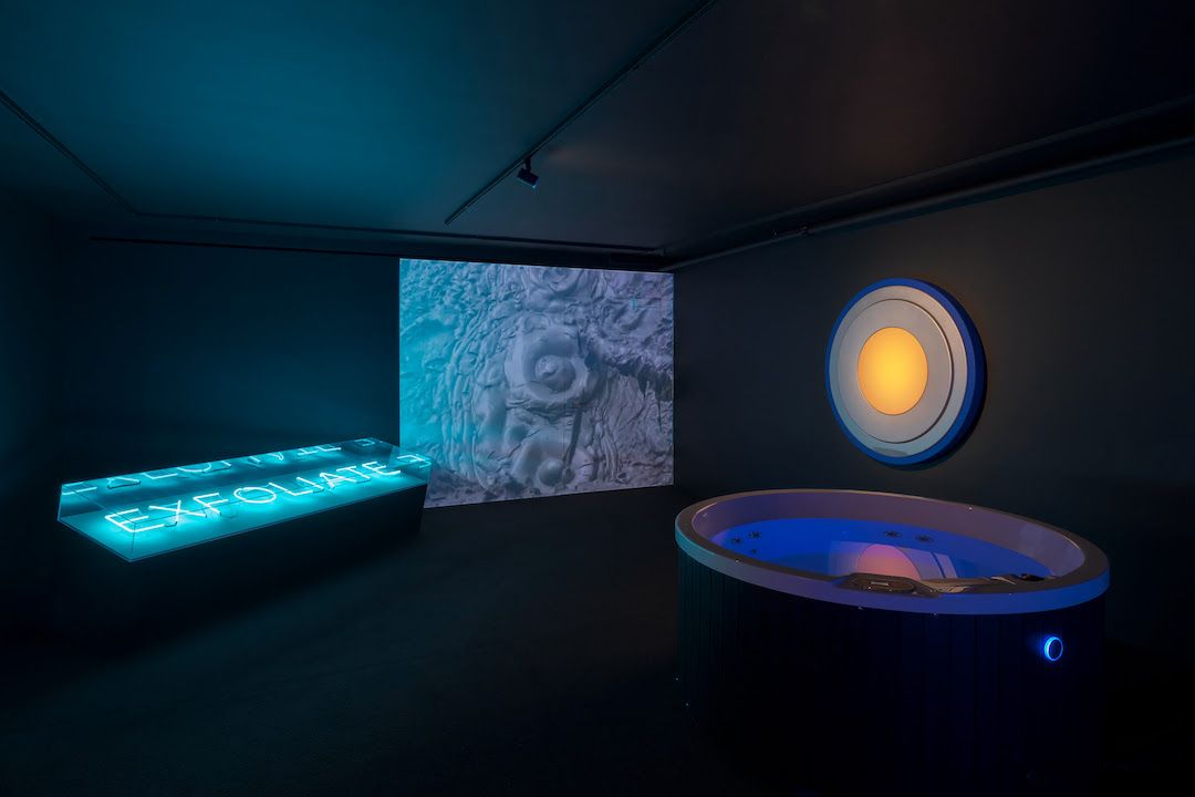 Sylvie Fleury, Just Jacuzzi at Company, photo 5