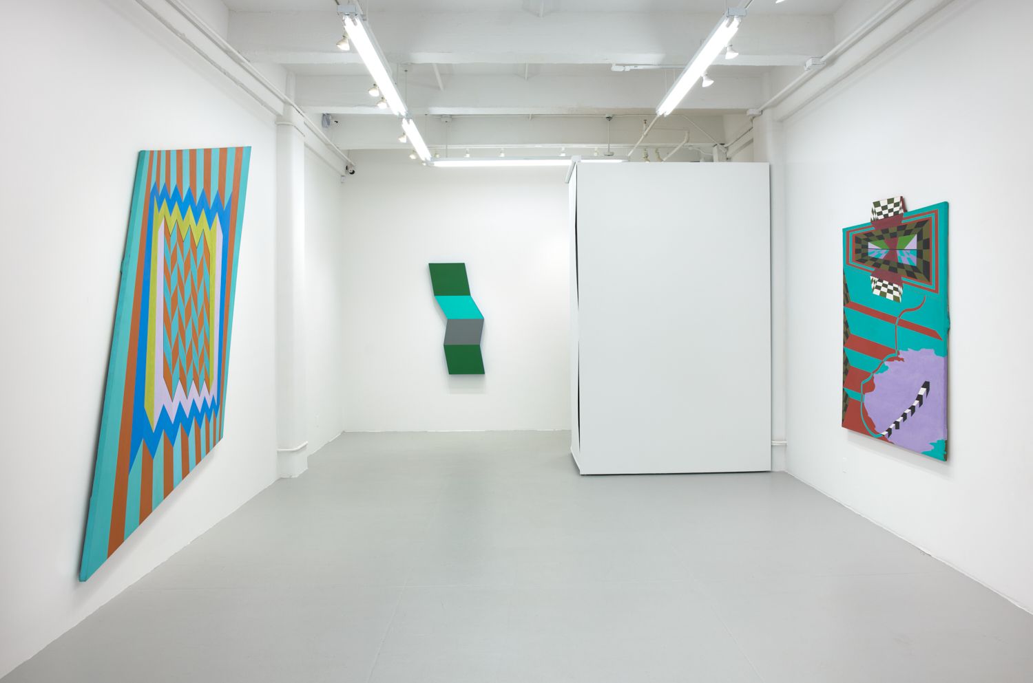 Ronald Davis, Optical, Shaped and Color Abstractions: Paintings 1963 - 1965 at David Richard Gallery, photo 9