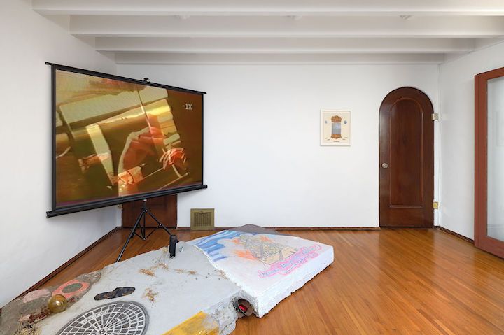 Julie Becker, (W)hole at Del Vaz Projects, photo 4