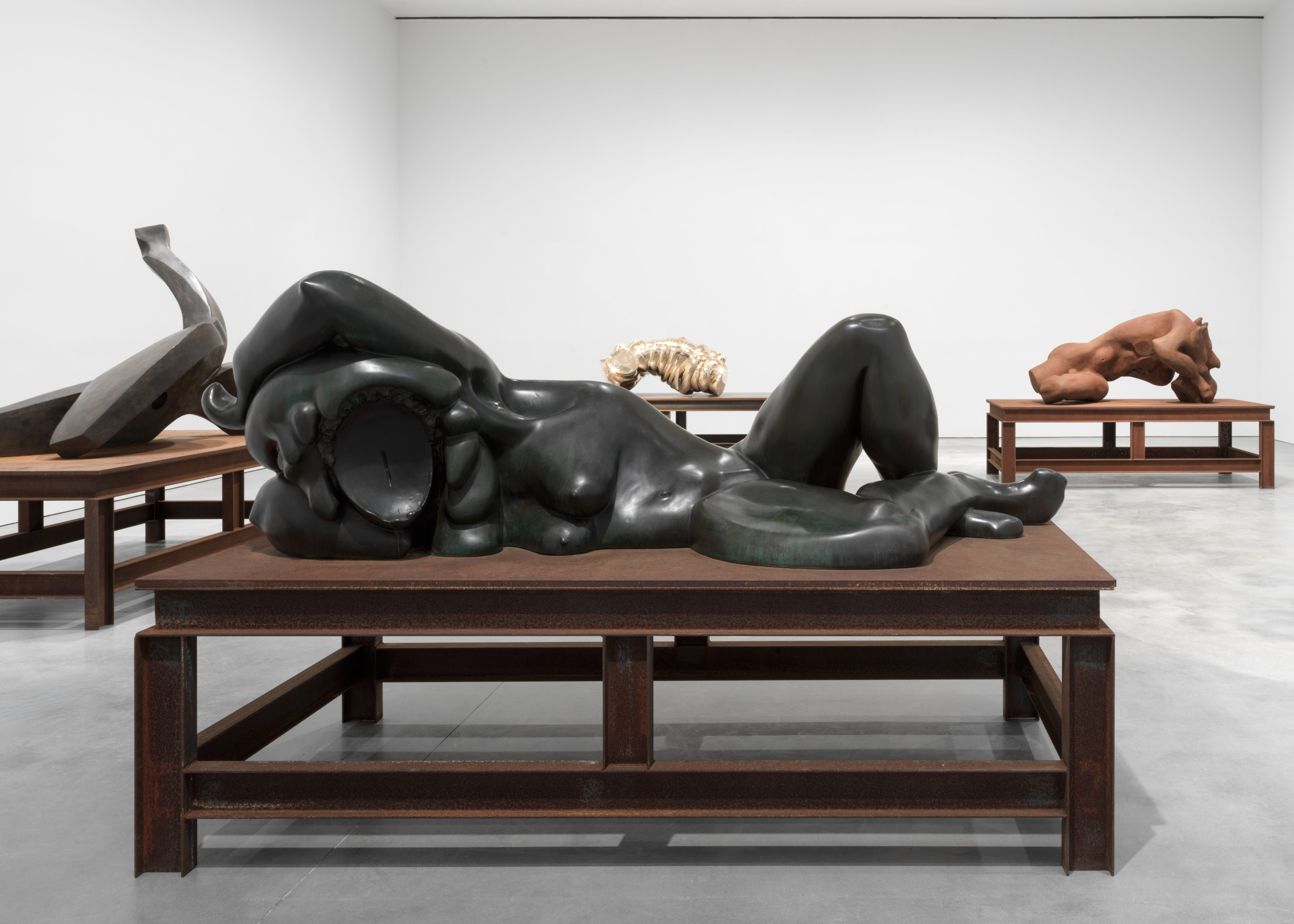 Thomas Schütte, Major Sculptures at Gagosian, photo 3