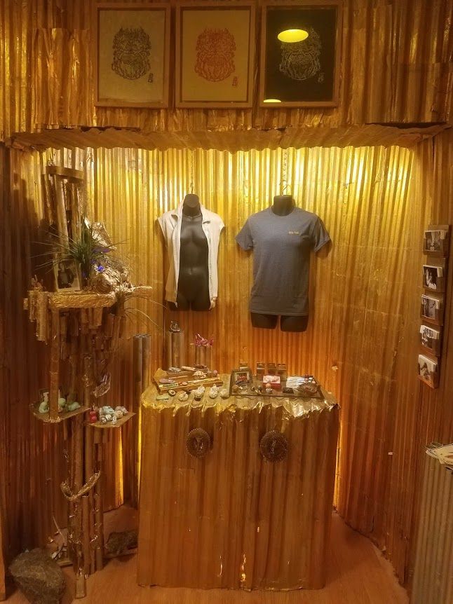 Andrei Koschmieder, NYSouvenir and Giftshop at 9 Pell St, photo 2