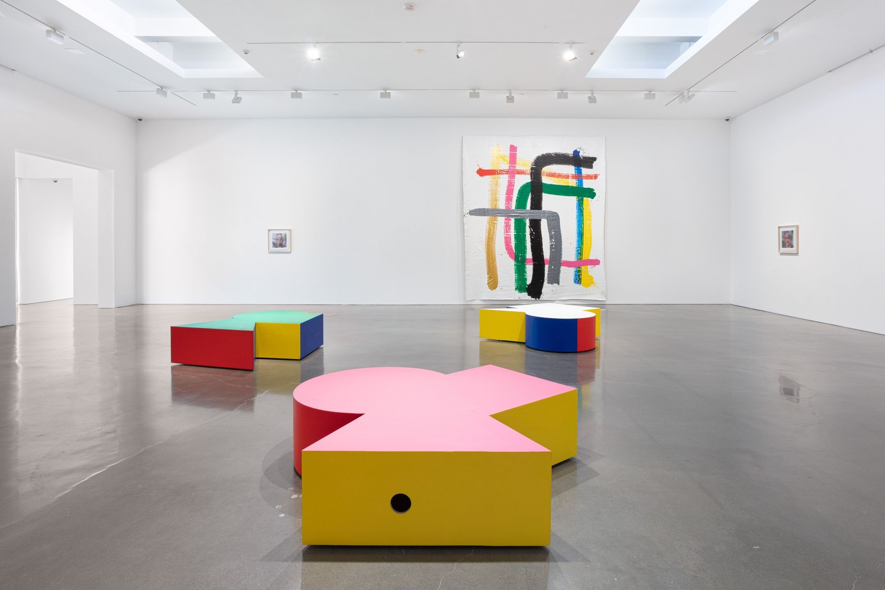 Abraham Cruzvillegas, Tres Sonetos at Regen Projects, photo 2