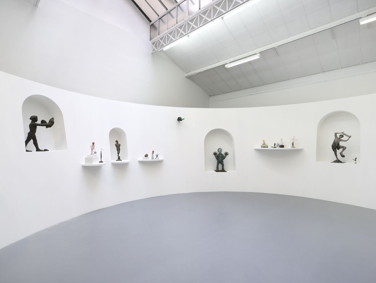 Martial Raysse, Les Statues! at Mennour, photo 3