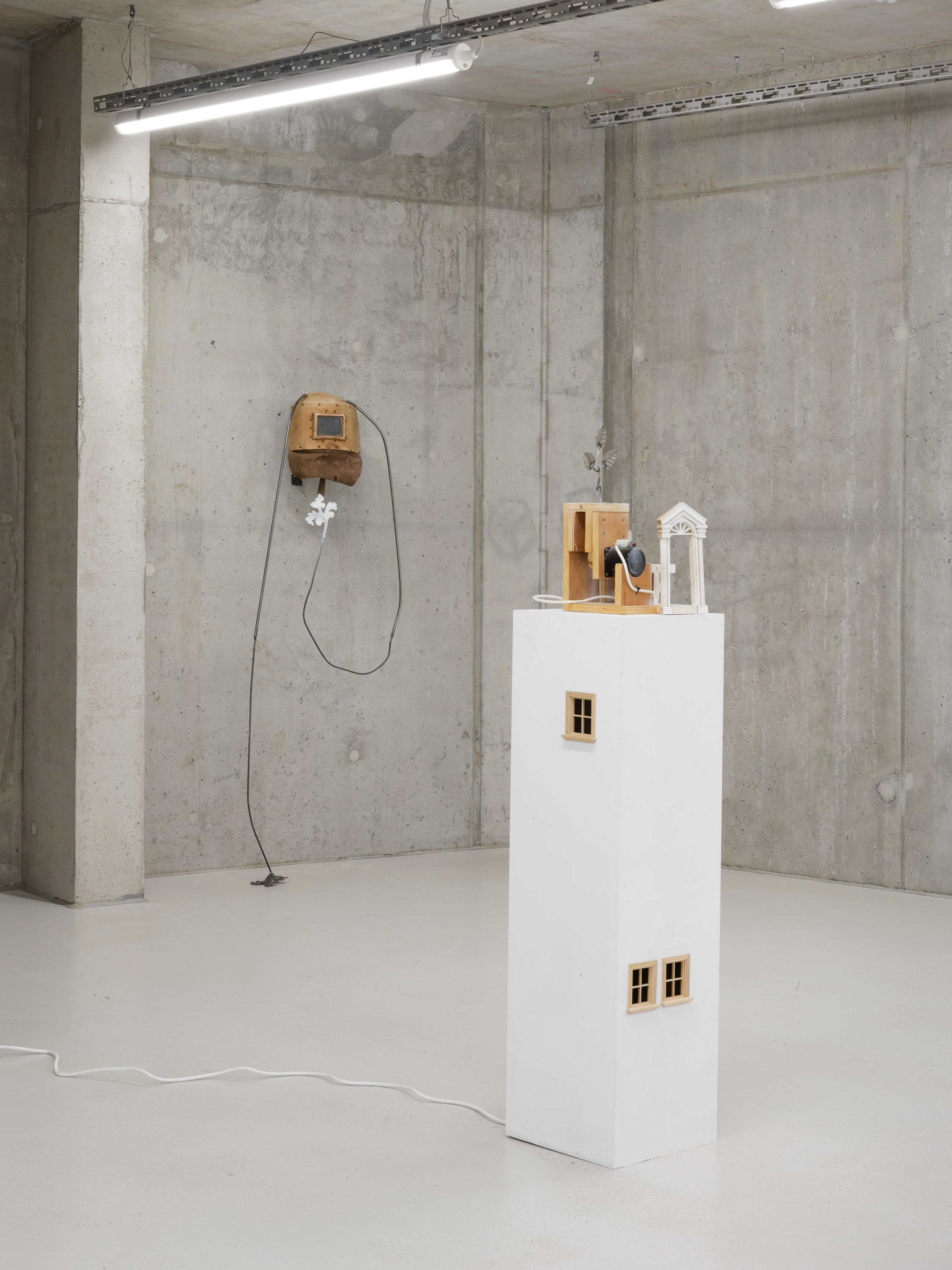 Jesse Darling, The Contractor at Molitor, photo 6