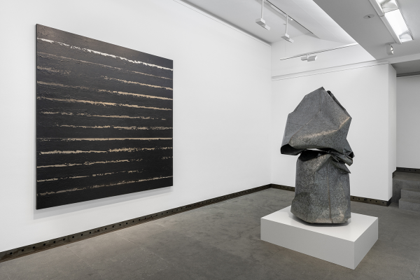 Pierre Soulages  & John Chamberlain, Pierre Soulages  & John Chamberlain at Karsten Greve, photo 3