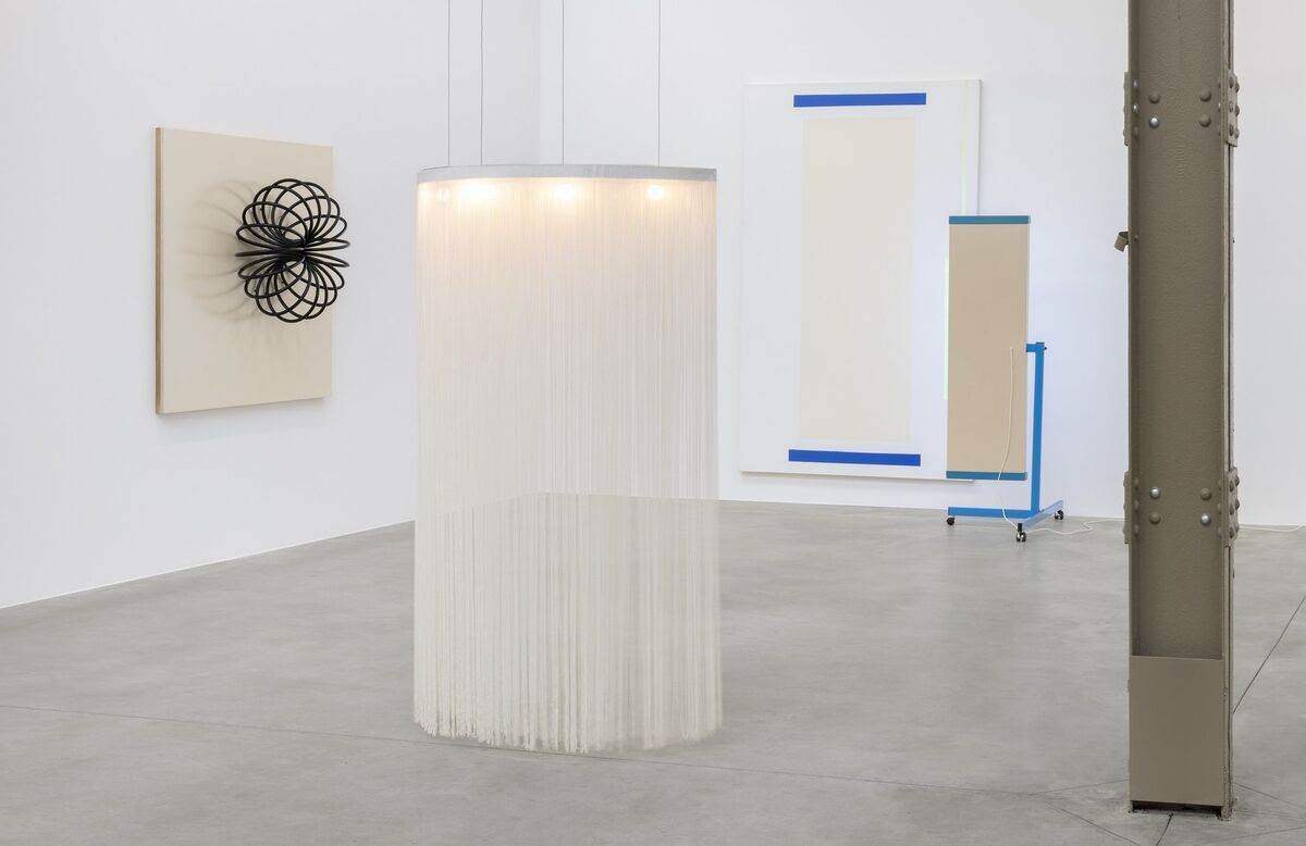 John M. Armleder, Furniture Sculpture at Mehdi Chouakri - Wilhelm Hallen, photo 8