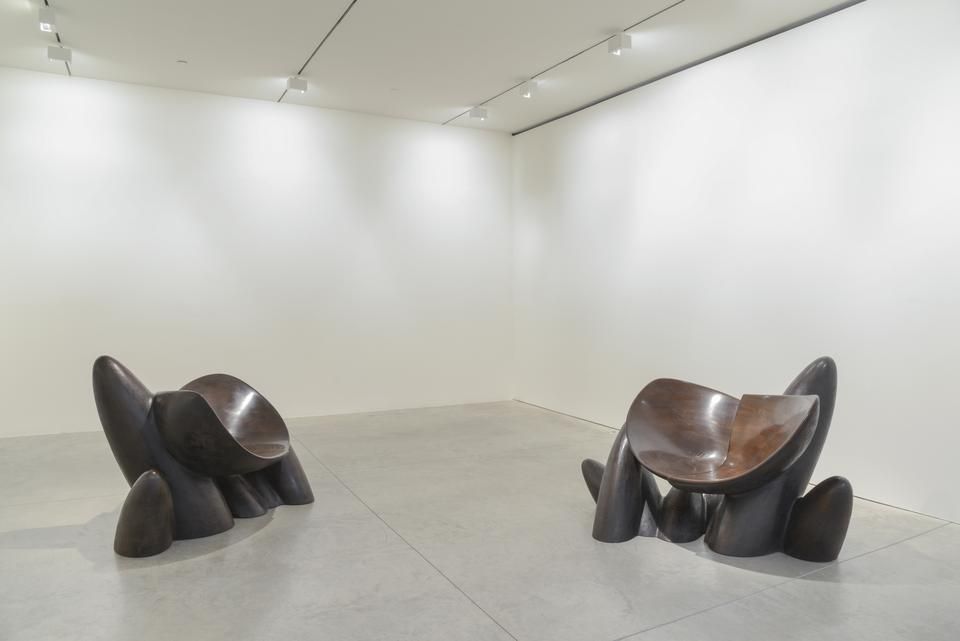 Wendell Castle, Gathering Momentum at Friedman Benda, photo 5