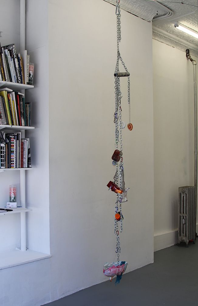 Ryan Kitson, A Post, a Pot, a Painting - Cheep Meet at Cleopatra's, photo 2
