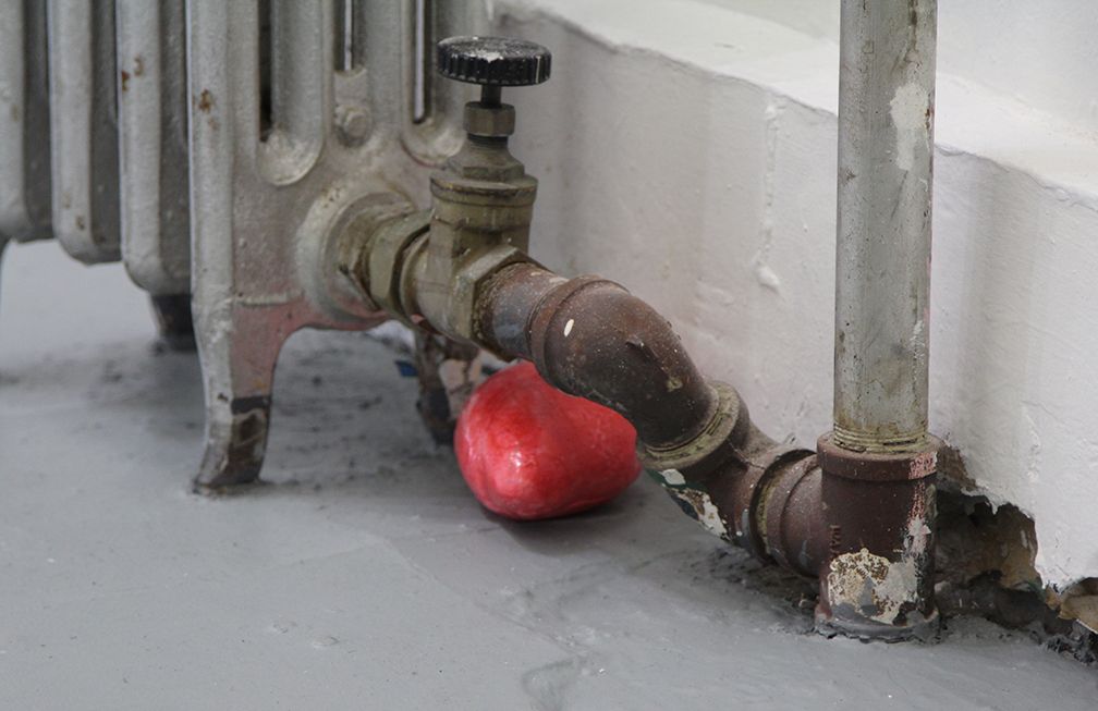 Ryan Kitson, A Post, a Pot, a Painting - Cheep Meet at Cleopatra's, photo 8