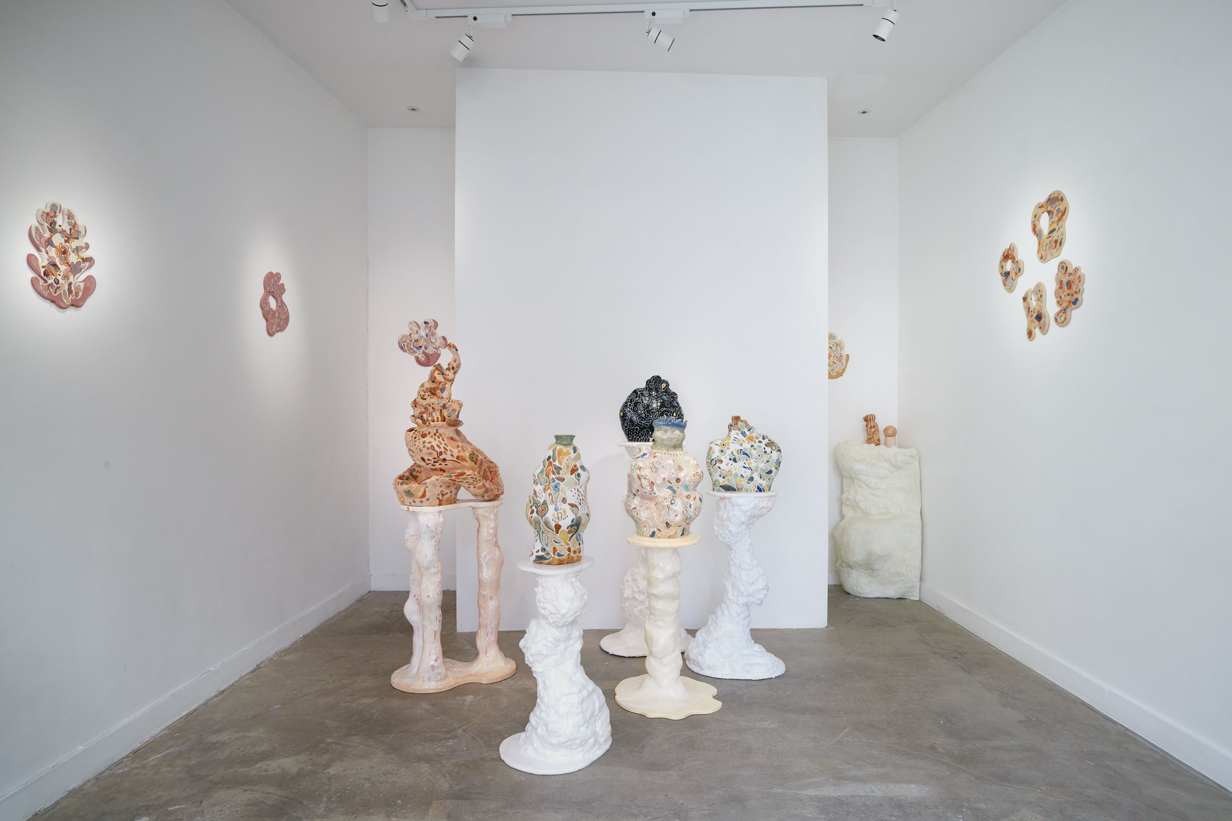Jung Min Park, Listening to the Camouflage at The Artist Room by Taymour Grahne Projects, photo 3