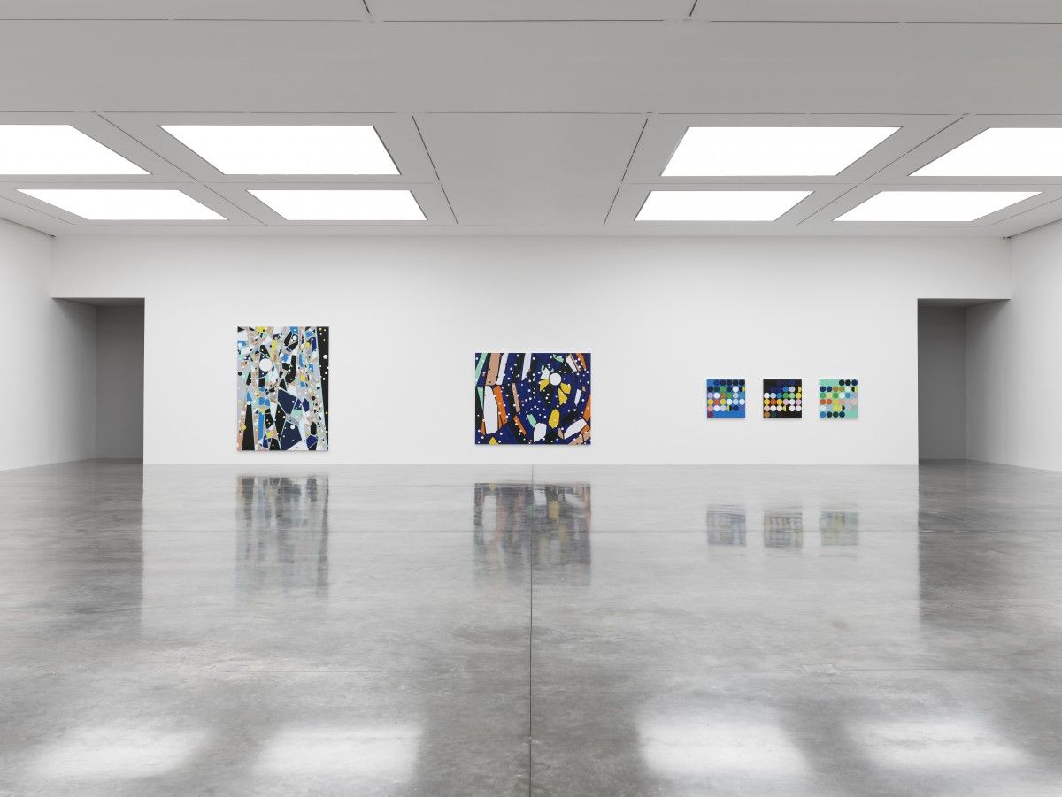 Sarah Morris, Means of Escape at White Cube, photo 3