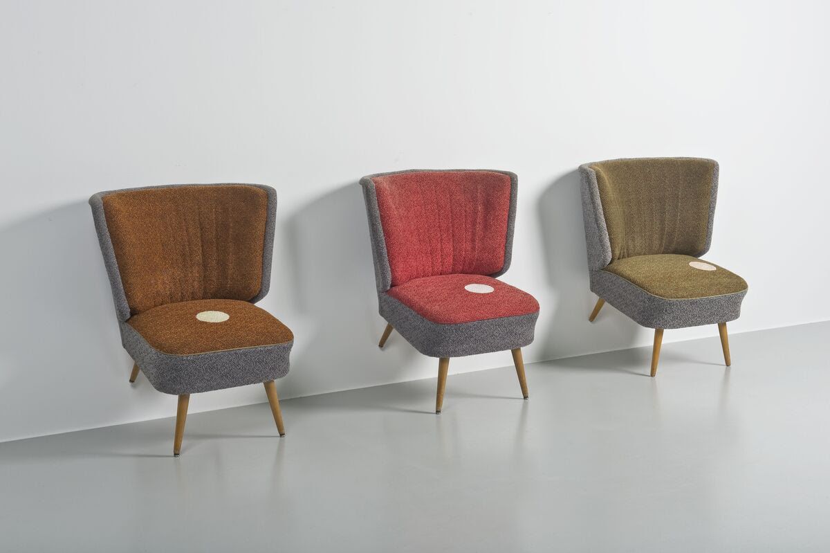 John M. Armleder, Furniture Sculpture at Mehdi Chouakri - Wilhelm Hallen, photo 5