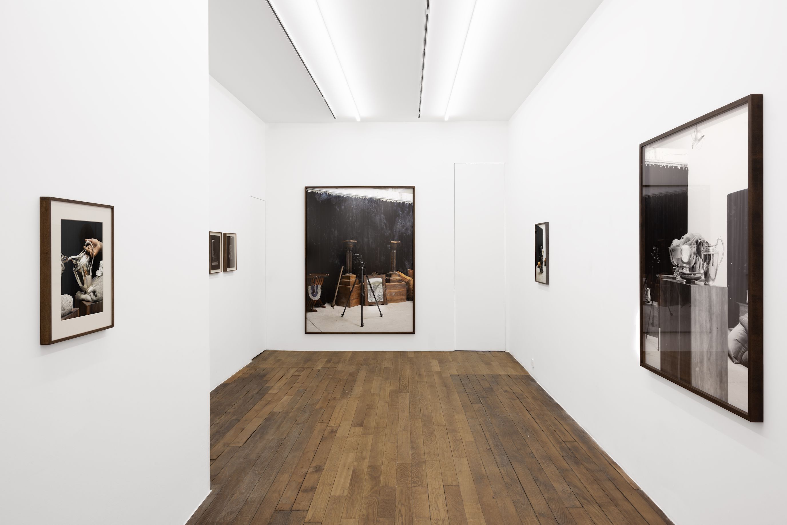 Paul Mpagi Sepuya, Lustrer at Peter Kilchmann, photo 4