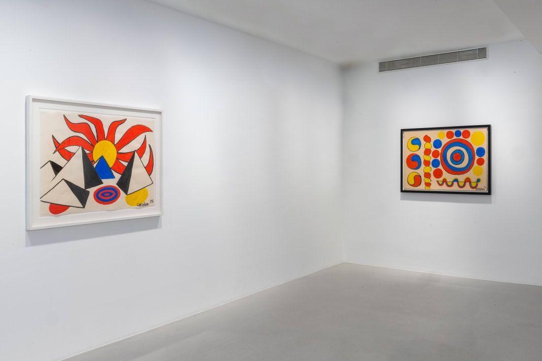 Alexander Calder, Crag With White Flower and White Discs at Thaddaeus Ropac, photo 3