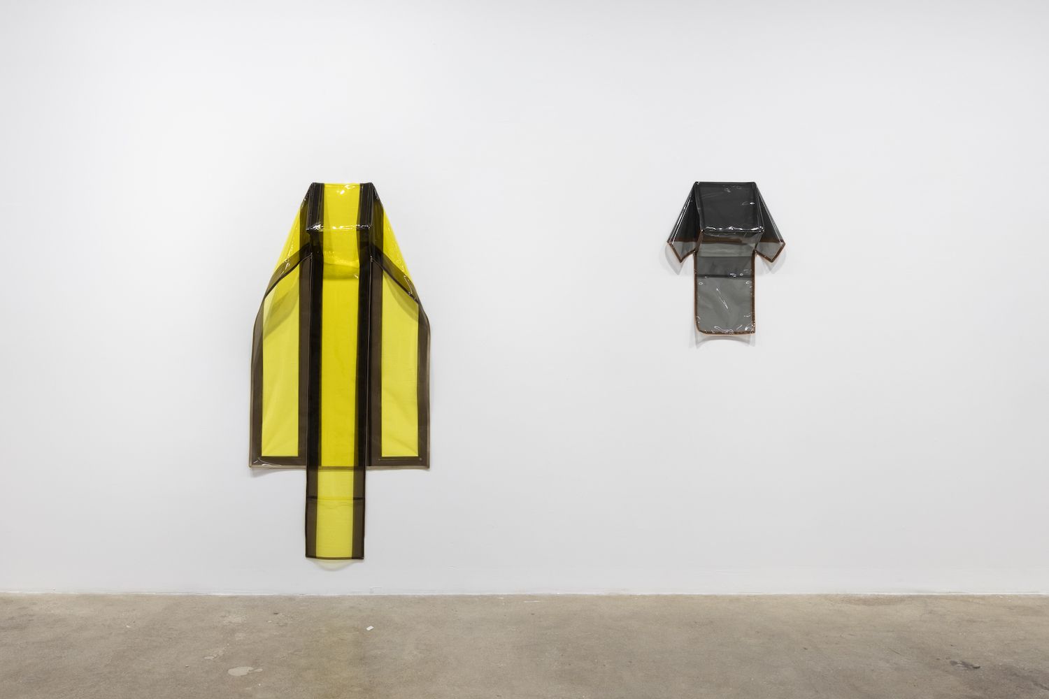 Alina Tenser, Circles with Sharp Corners at Hesse Flatow, photo 4