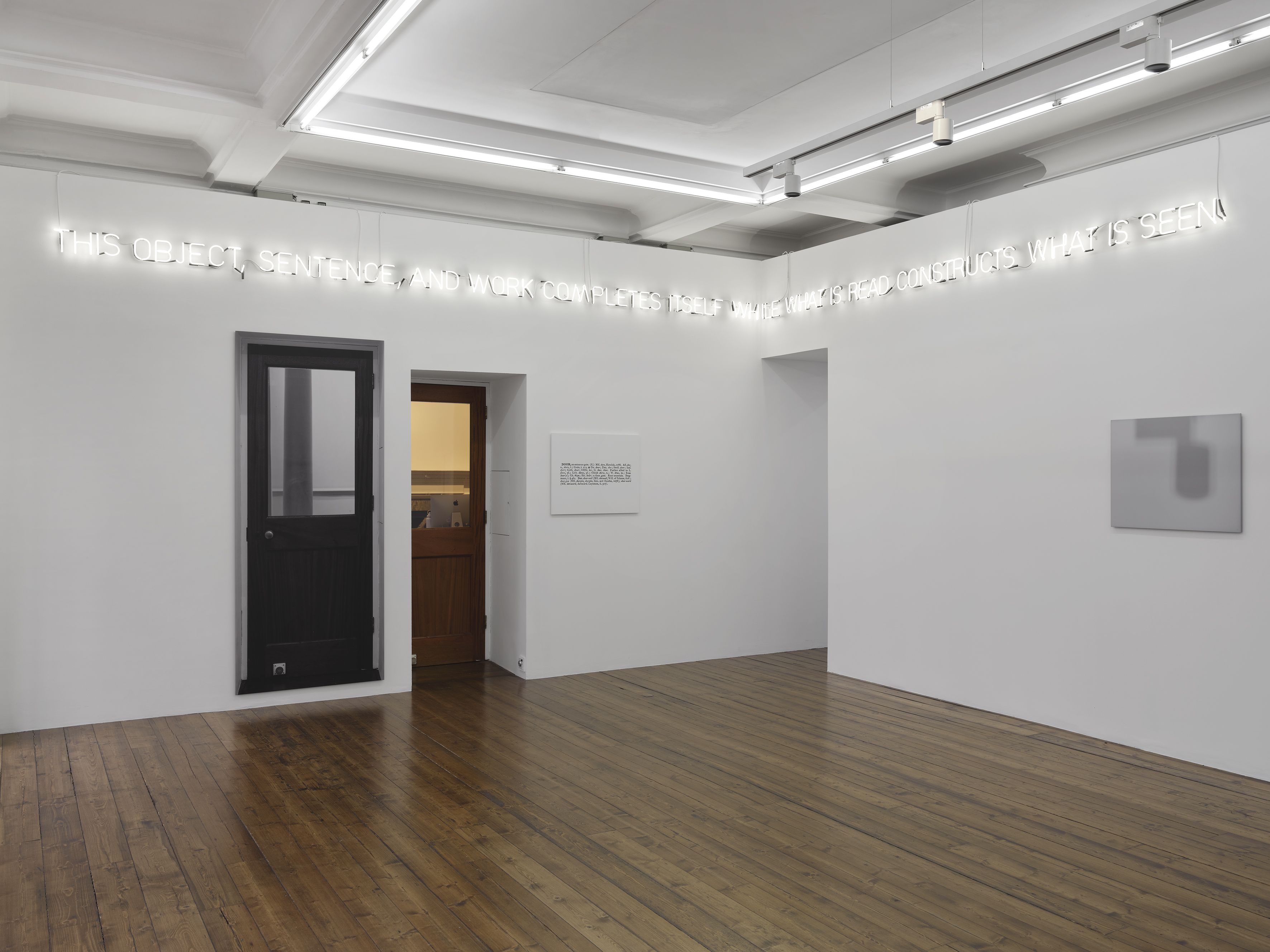 Joseph Kosuth, The Question at Sprüth Magers, photo 2