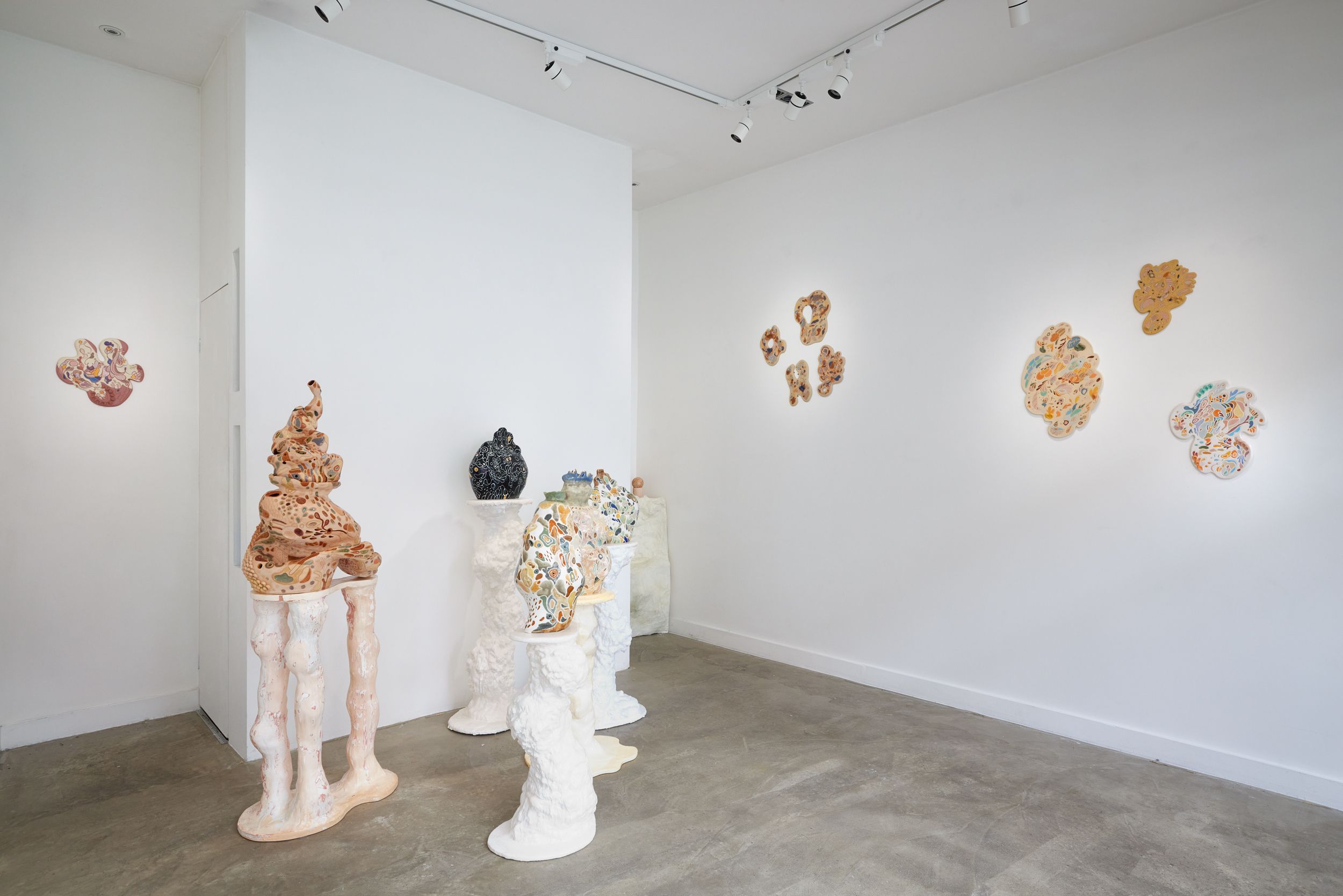 Jung Min Park, Listening to the Camouflage at The Artist Room by Taymour Grahne Projects, photo 4