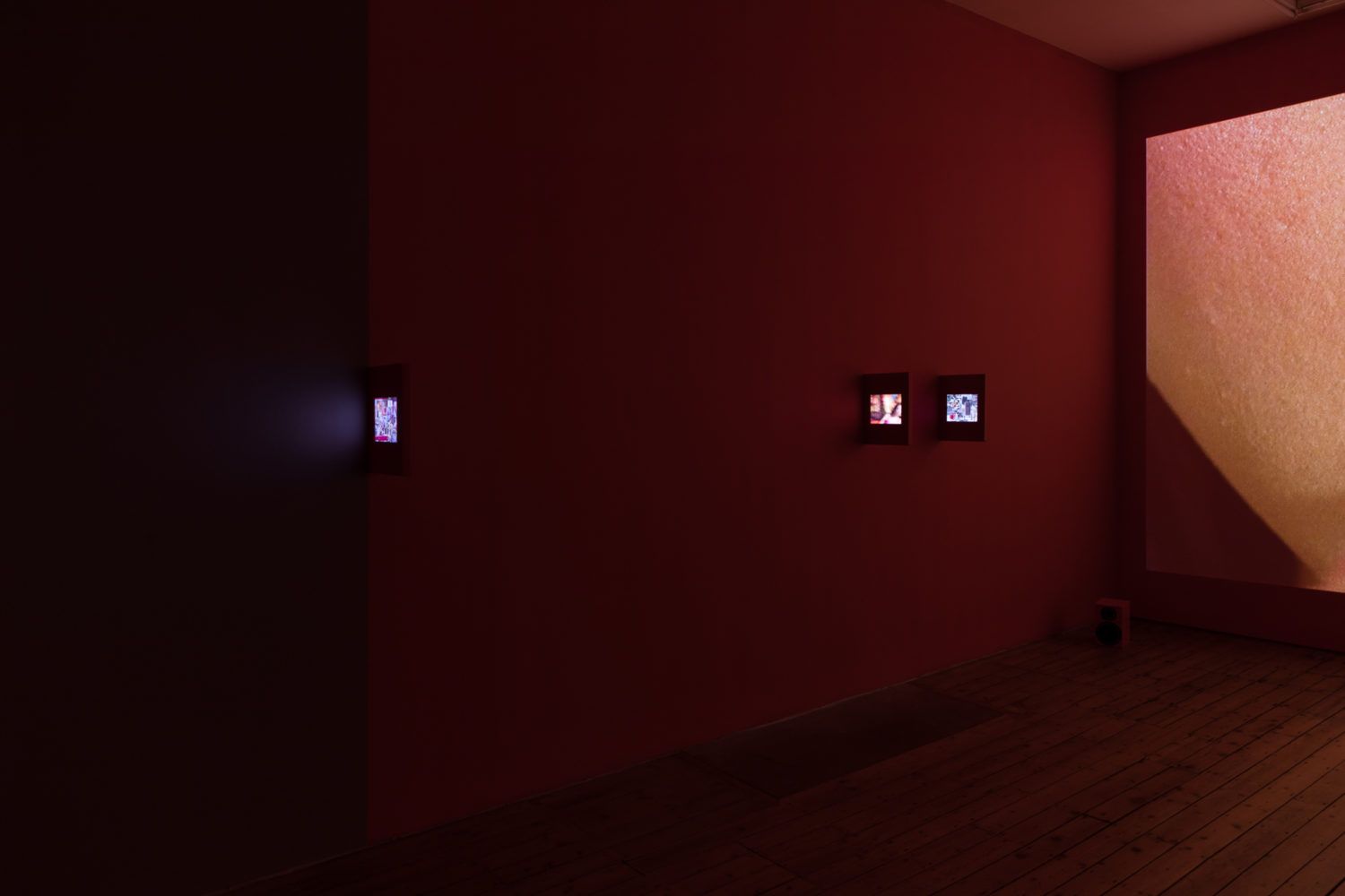 Sara Cwynar, Marilyn at The Approach, photo 7