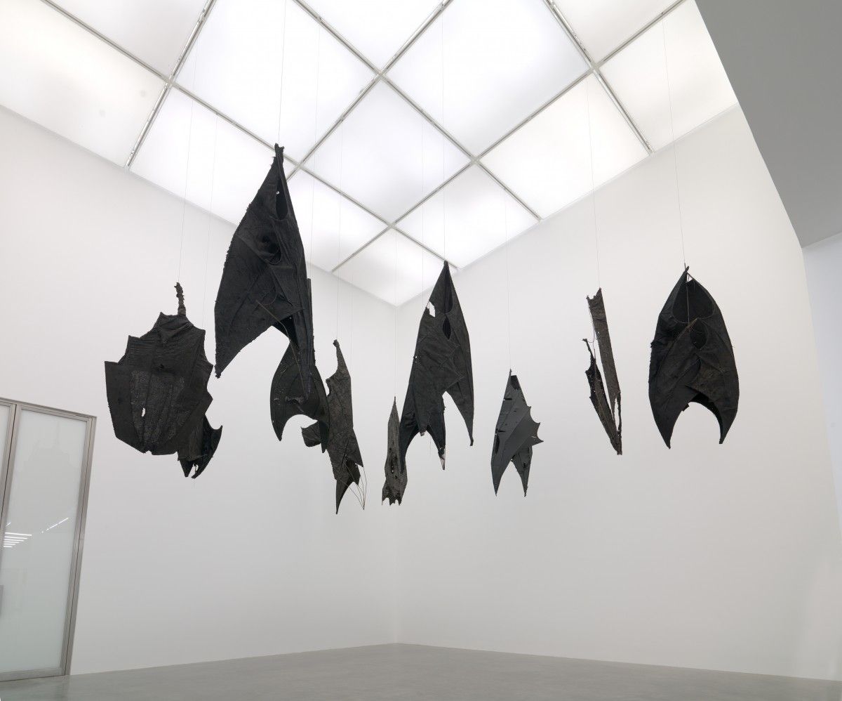 Ibrahim Mahama, Lazarus at White Cube, photo 9