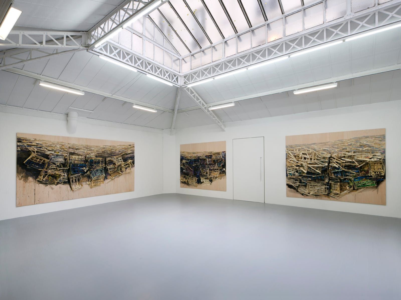Tadashi Kawamata, Destruction at Mennour, photo 2