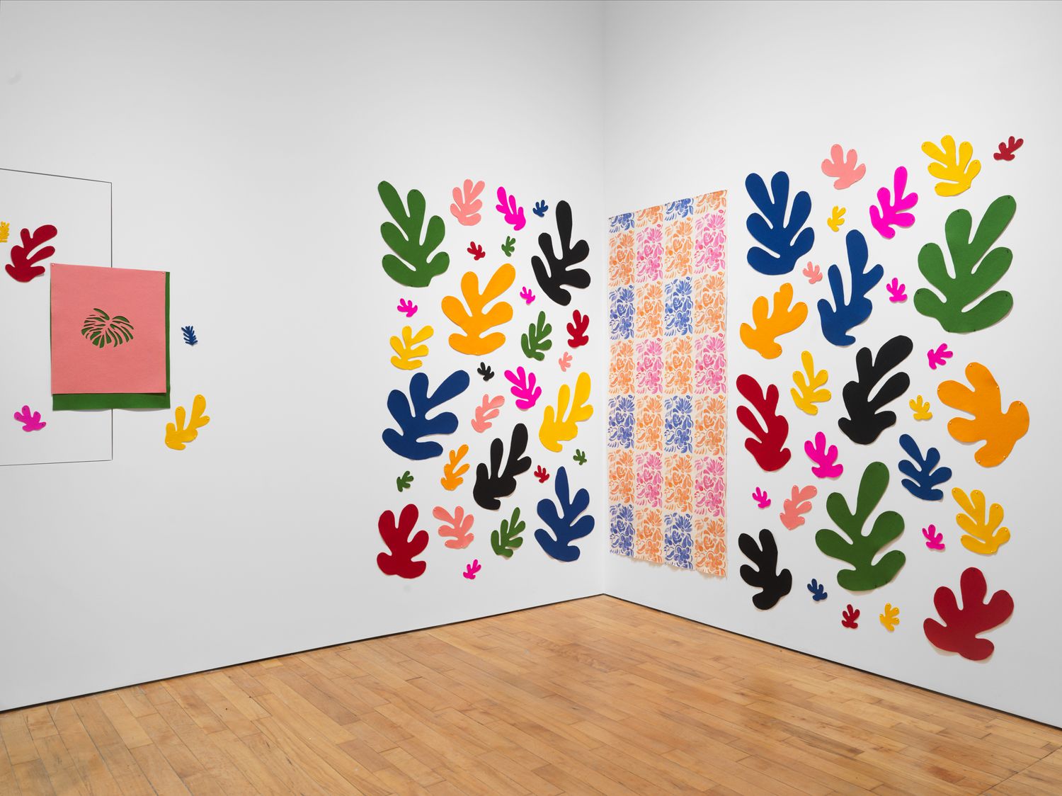 Elaine Reichek, Material Girl at Marinaro, photo 11