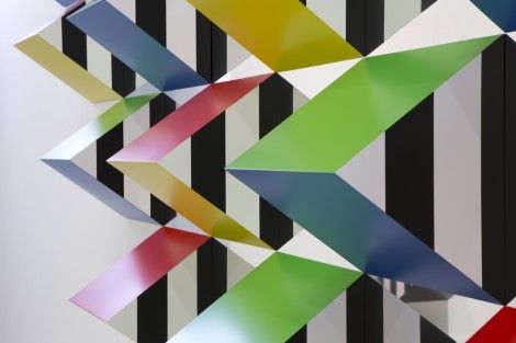 Daniel Buren, Pyramidal, hauts-reliefs, travaux in situ et situés, 2017 at Mennour, photo 4