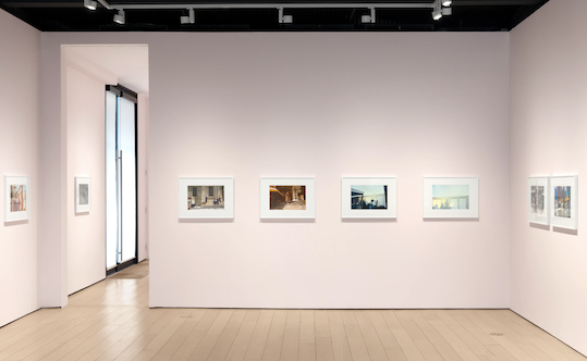 Tina Barney, The Beginning at Kasmin, photo 5