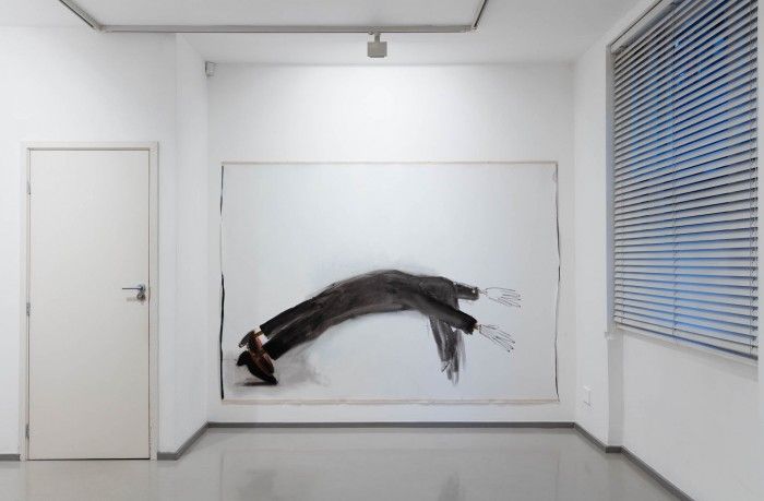 Lisa Milroy, Out Of Hand at Laure Genillard, photo 2