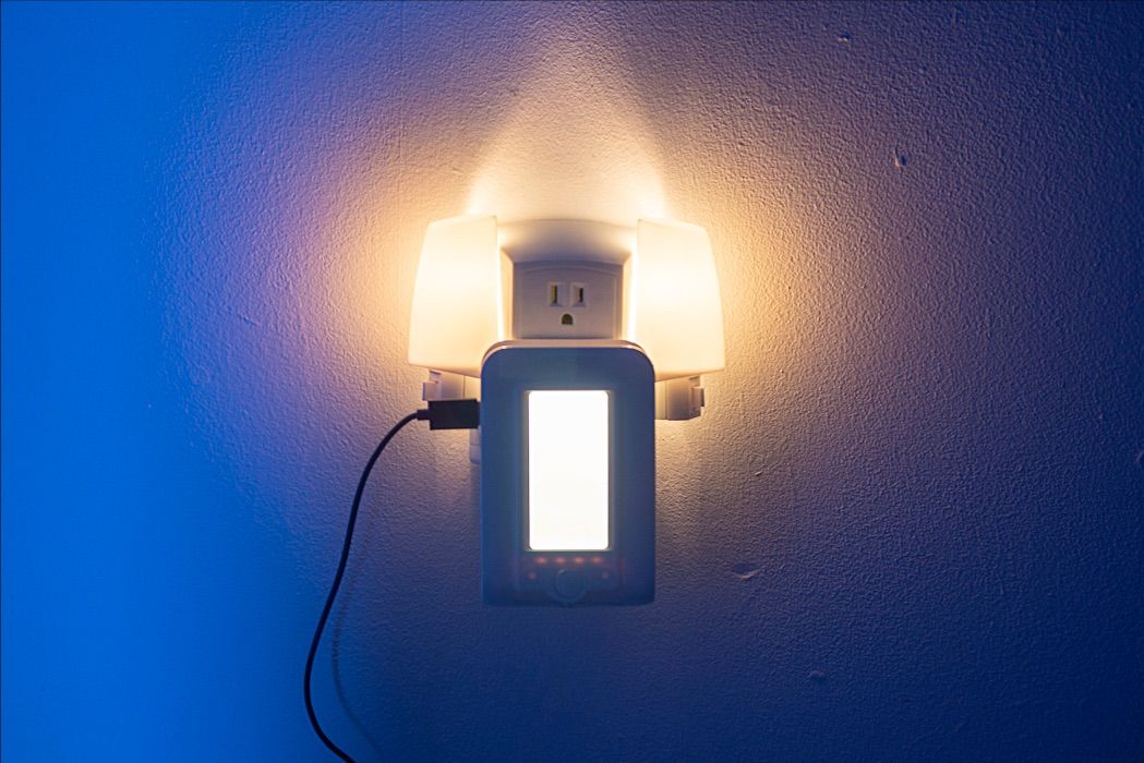 Jessica Sara Wilson, Faulty Bulb at Crush Curatorial, photo 2