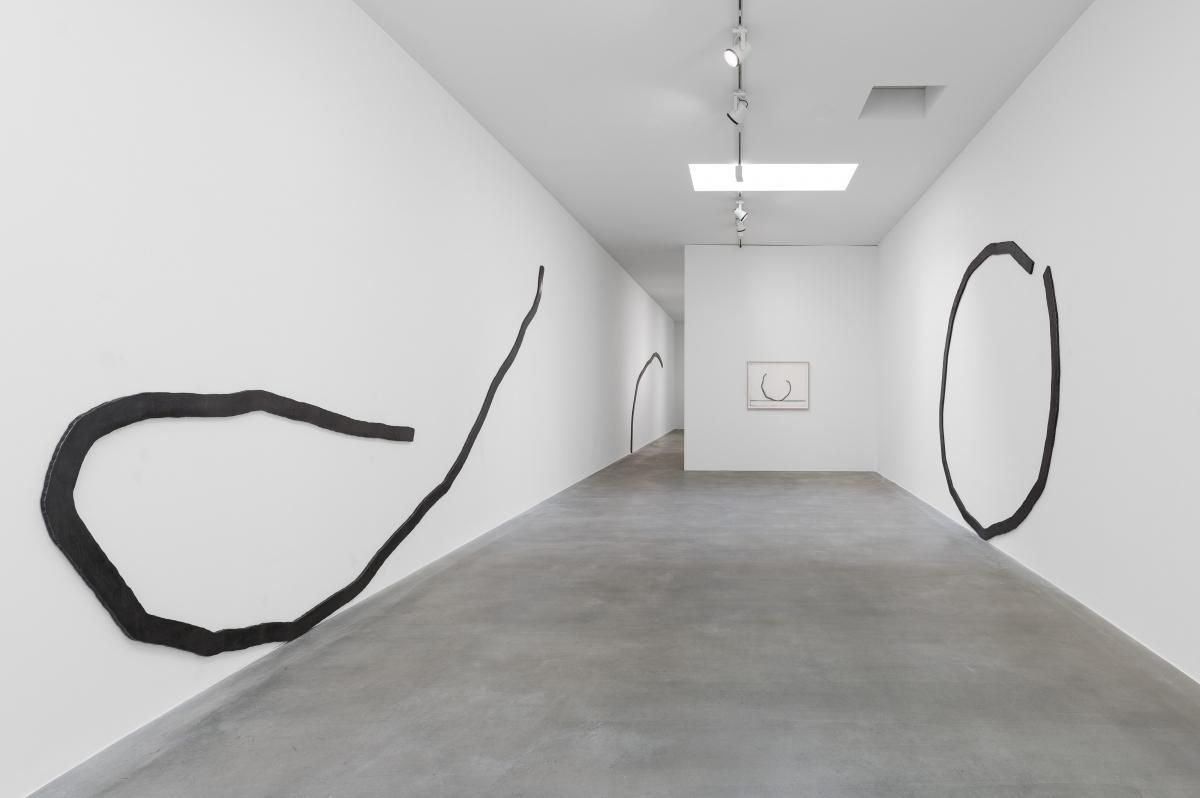 Bernar Venet, Indeterminacy at Blain|Southern, photo 4