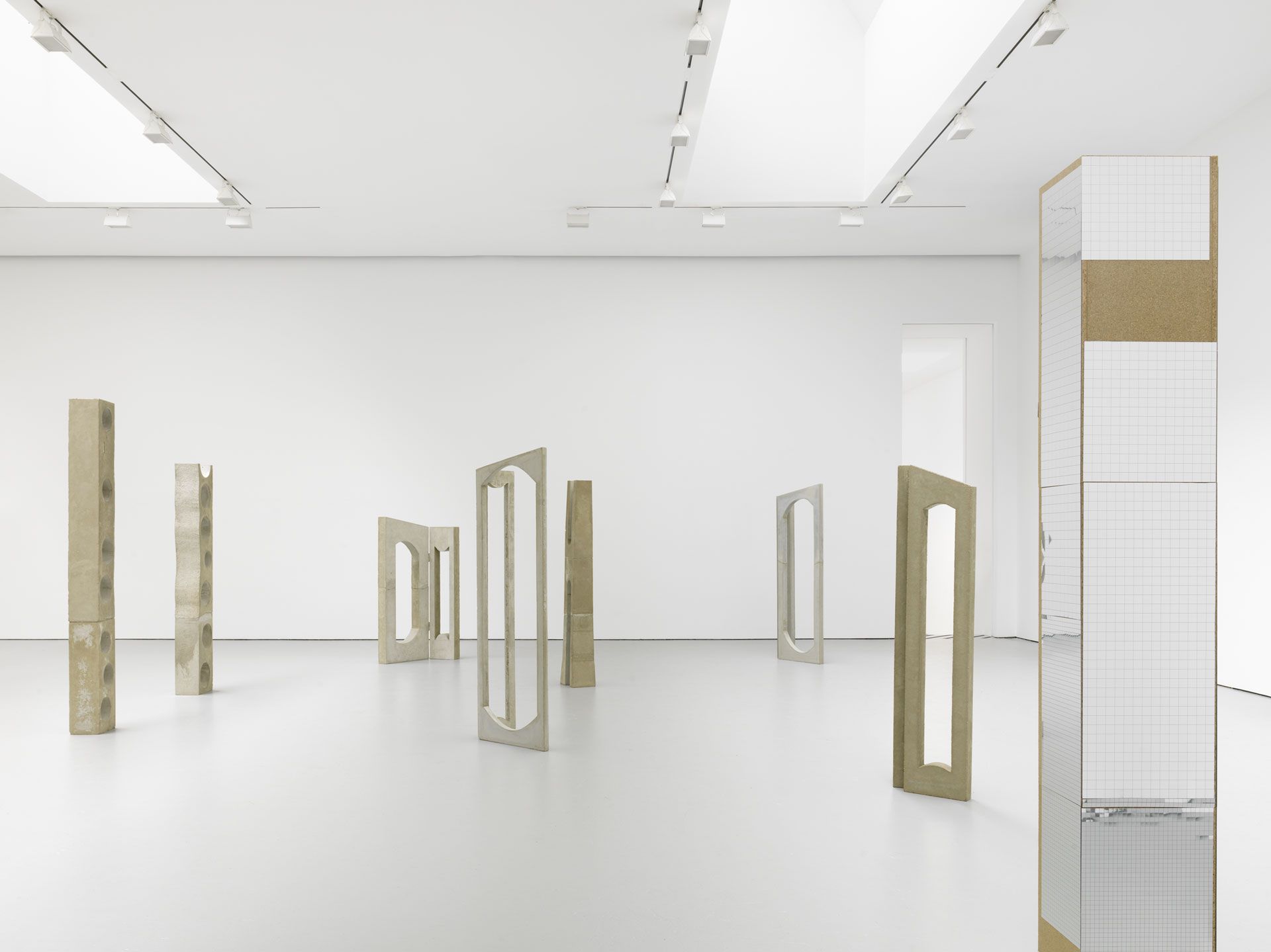 Isa Genzken, Sky Energy at David Zwirner, photo 5