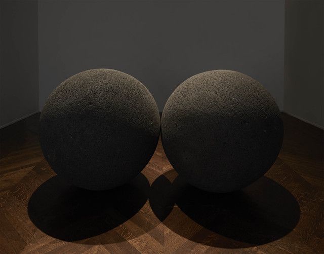 James Lee Byars, Is Is and Other Works at Michael Werner, photo 3