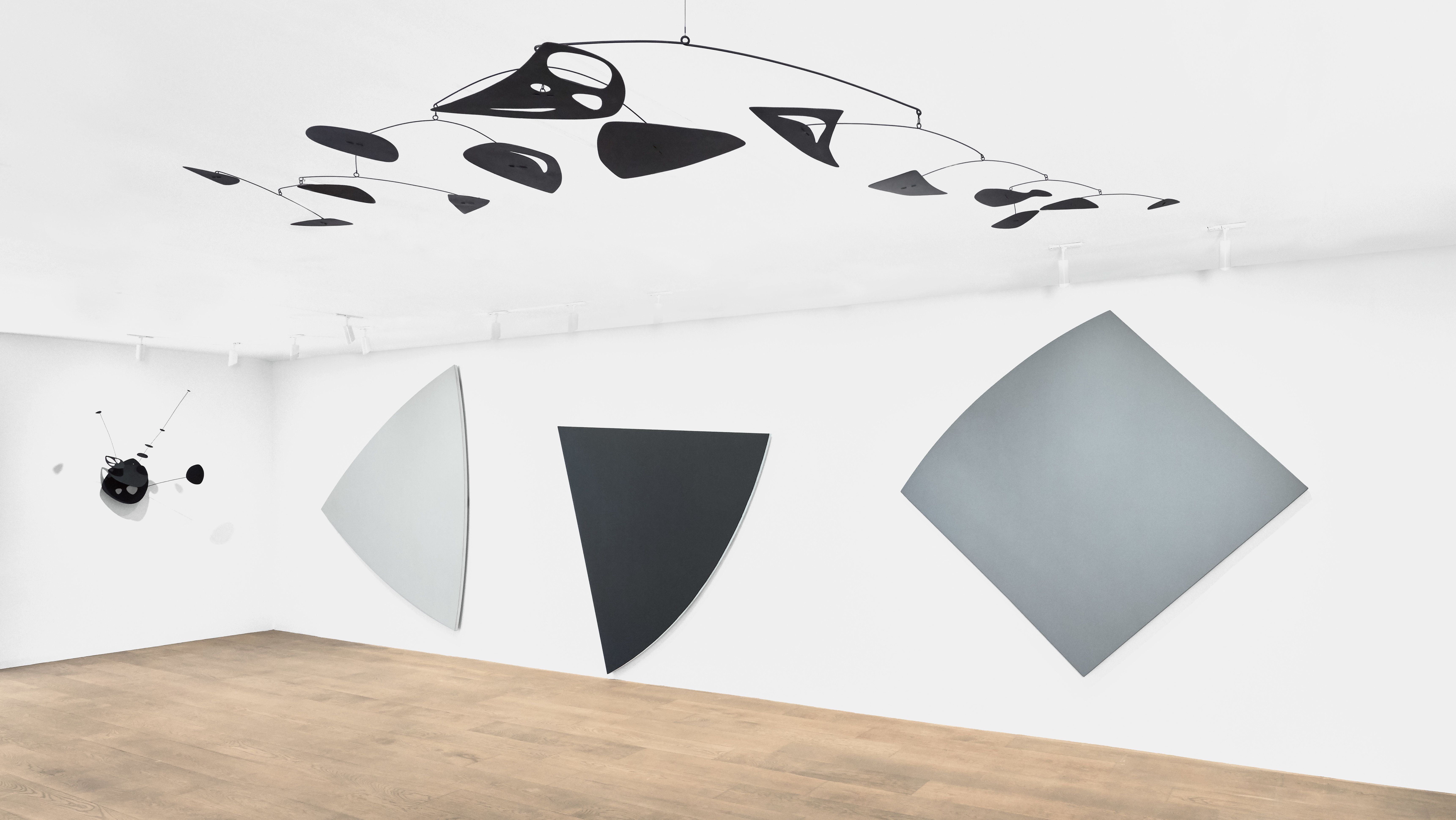 Alexander Calder & Ellsworth Kelly, Alexander Calder & Ellsworth Kelly at Lévy Gorvy, photo 2