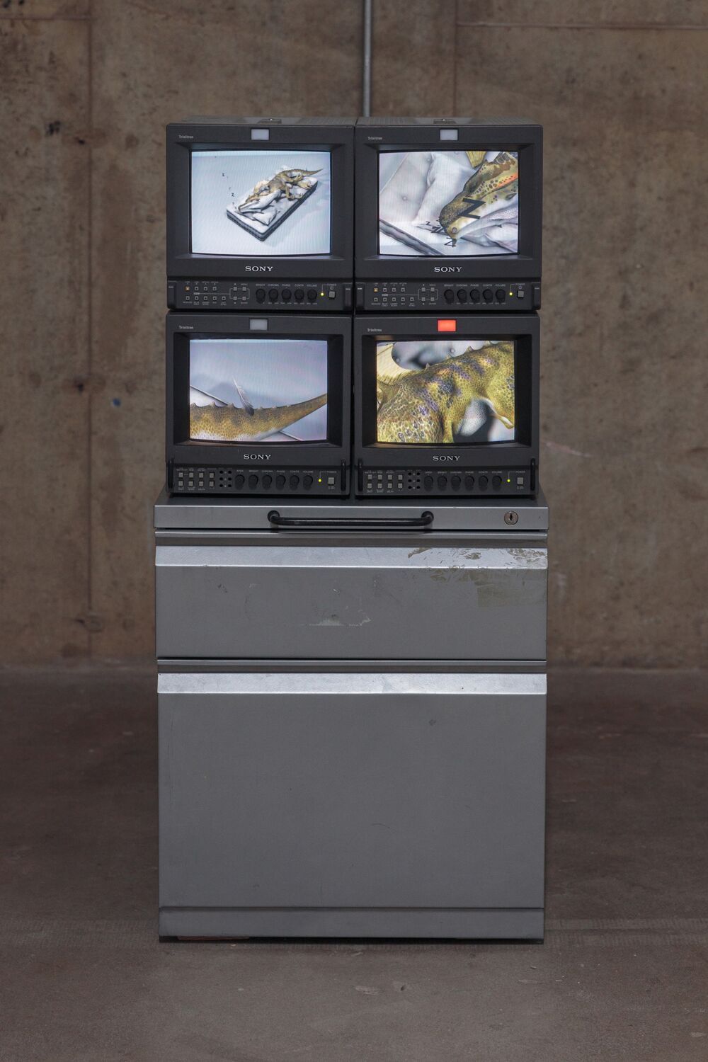 Gregory Kalliche, Division Lamp at Interstate, photo 14