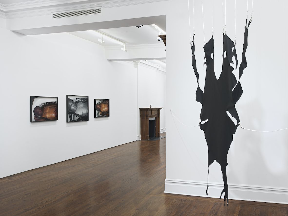 Senga Nengudi, Spirit Crossing at Sprüth Magers, photo 3
