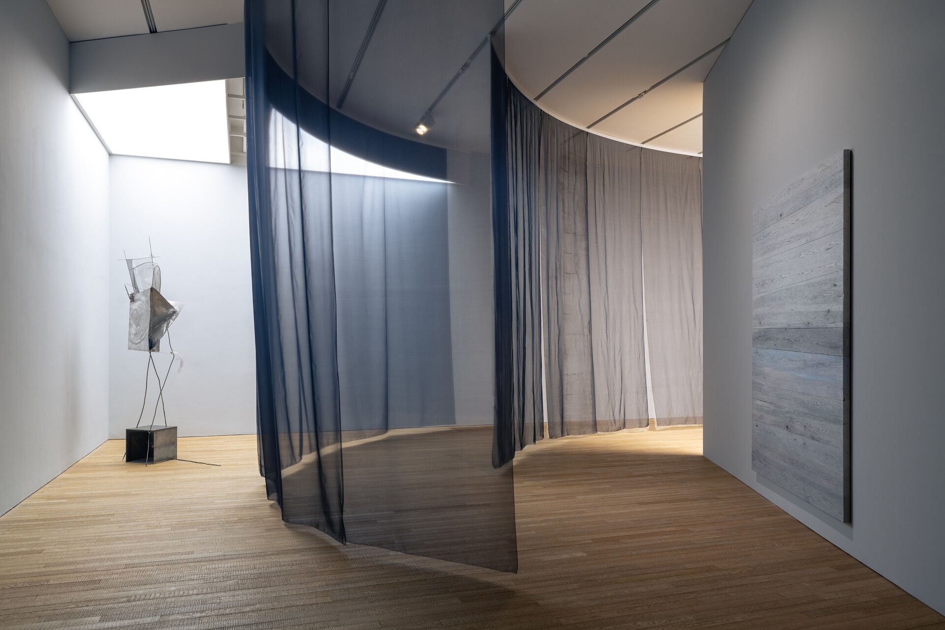 Hu Xiaoyuan, Veering at Tai Kwun Contemporary, photo 2