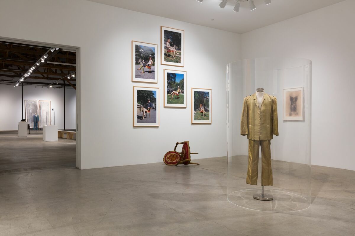 David Hammons, David Hammons at Hauser & Wirth, photo 4