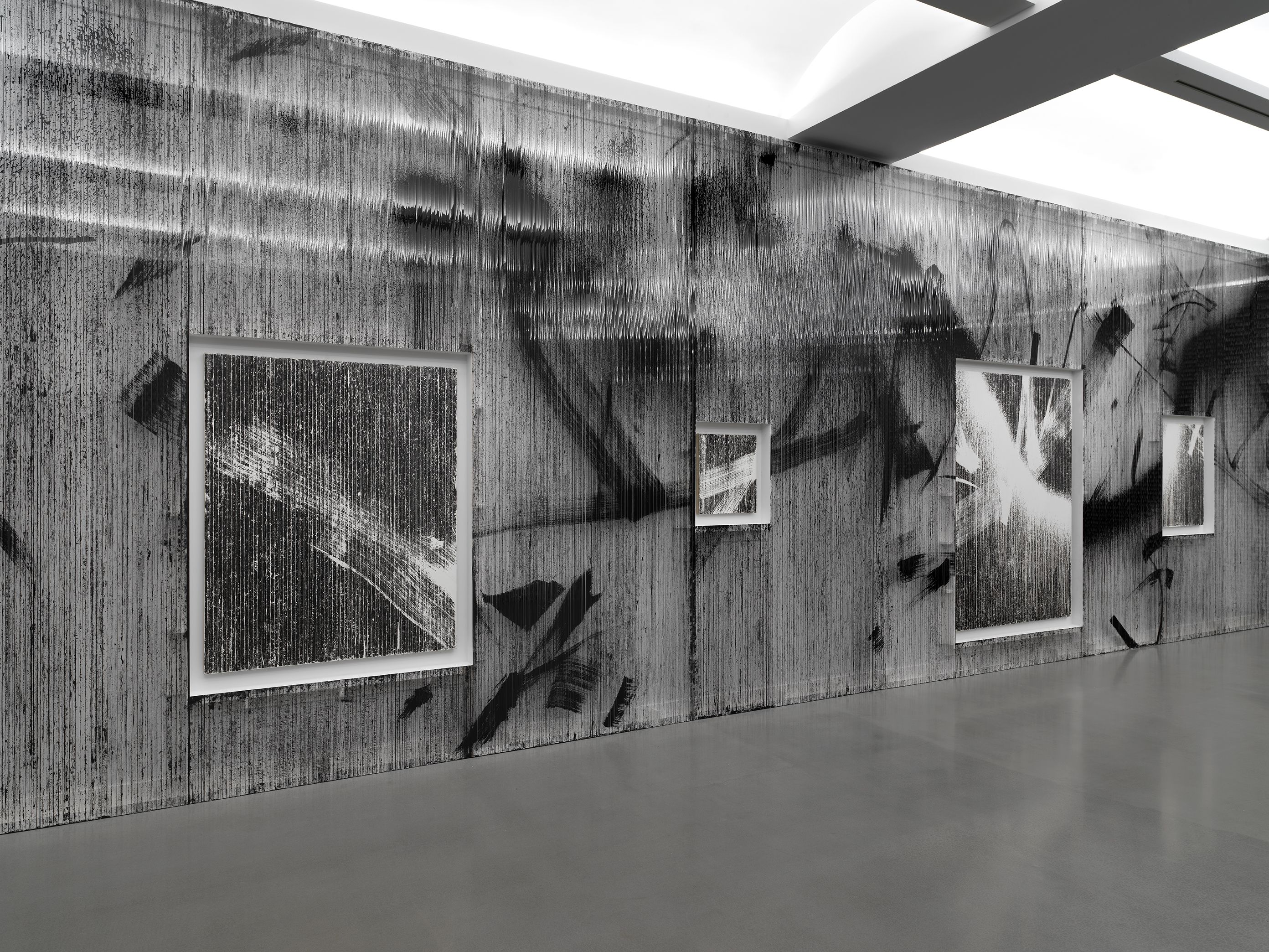 Gregor Hildebrandt, In meiner Wohnung gibt es viele Zimmer at Perrotin, photo 6