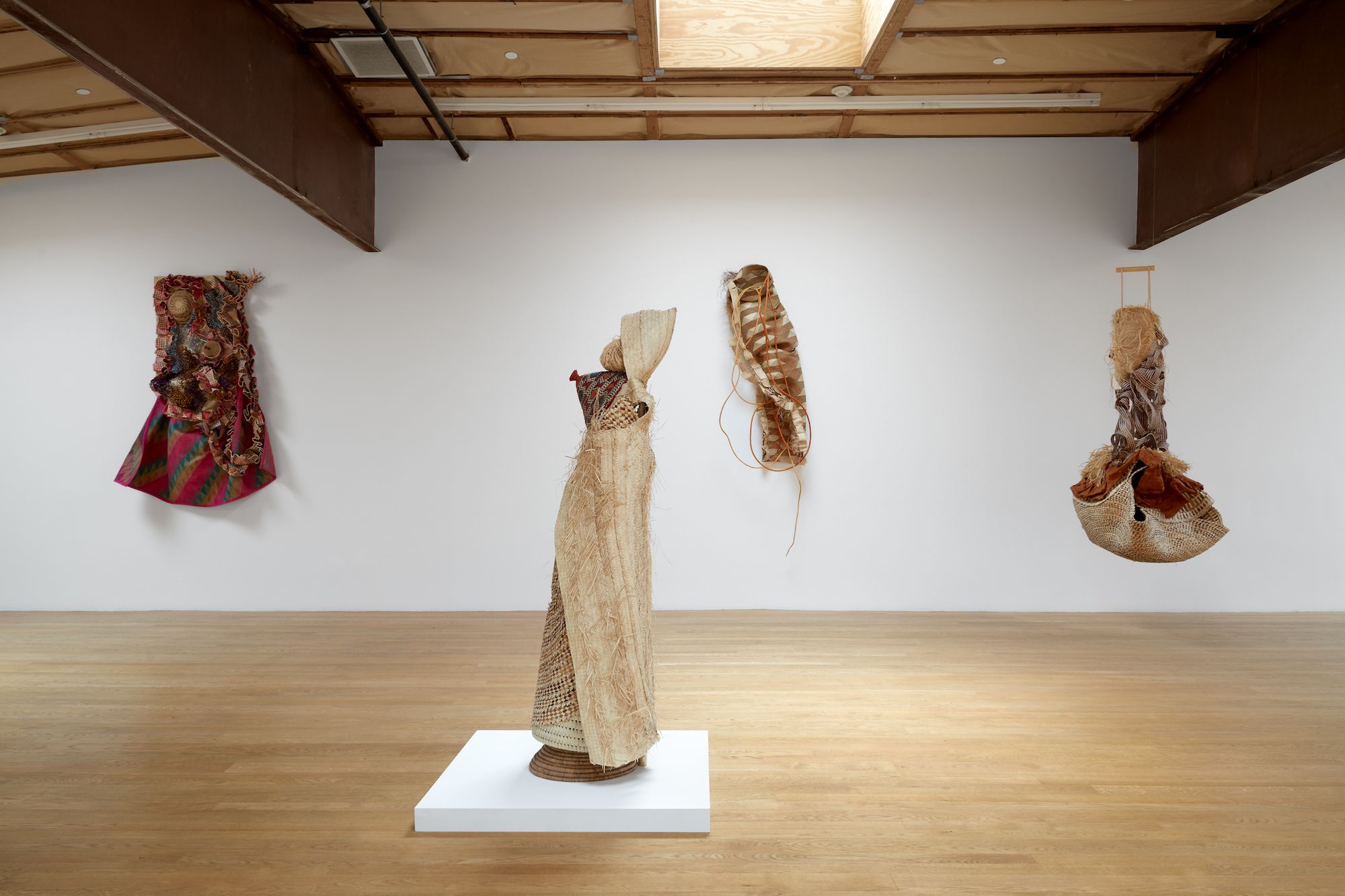 Acaye Kerunen, Acaye Kerunen at Blum & Poe, photo 2