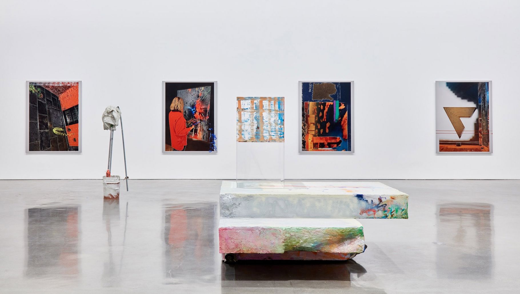Rachel Harrison, Caution Kneeling Bus at Regen Projects, photo 3