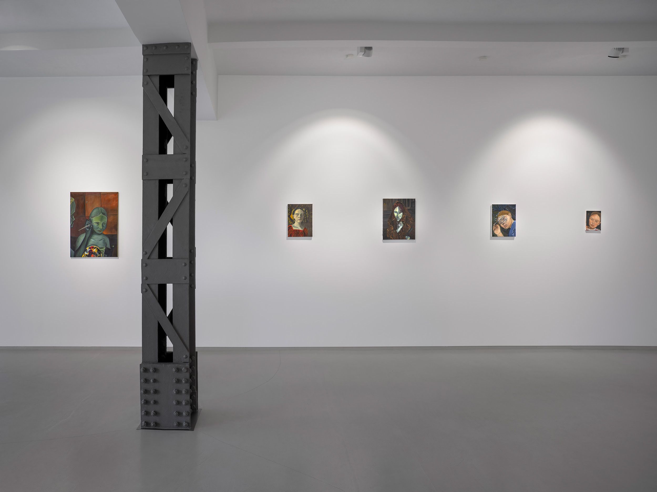 Lula Broglio, An Egg in the Pocket at Duve, photo 4