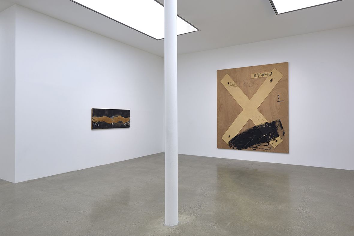 Antoni Tàpies, Revulsion and Desire at Timothy Taylor, photo 3