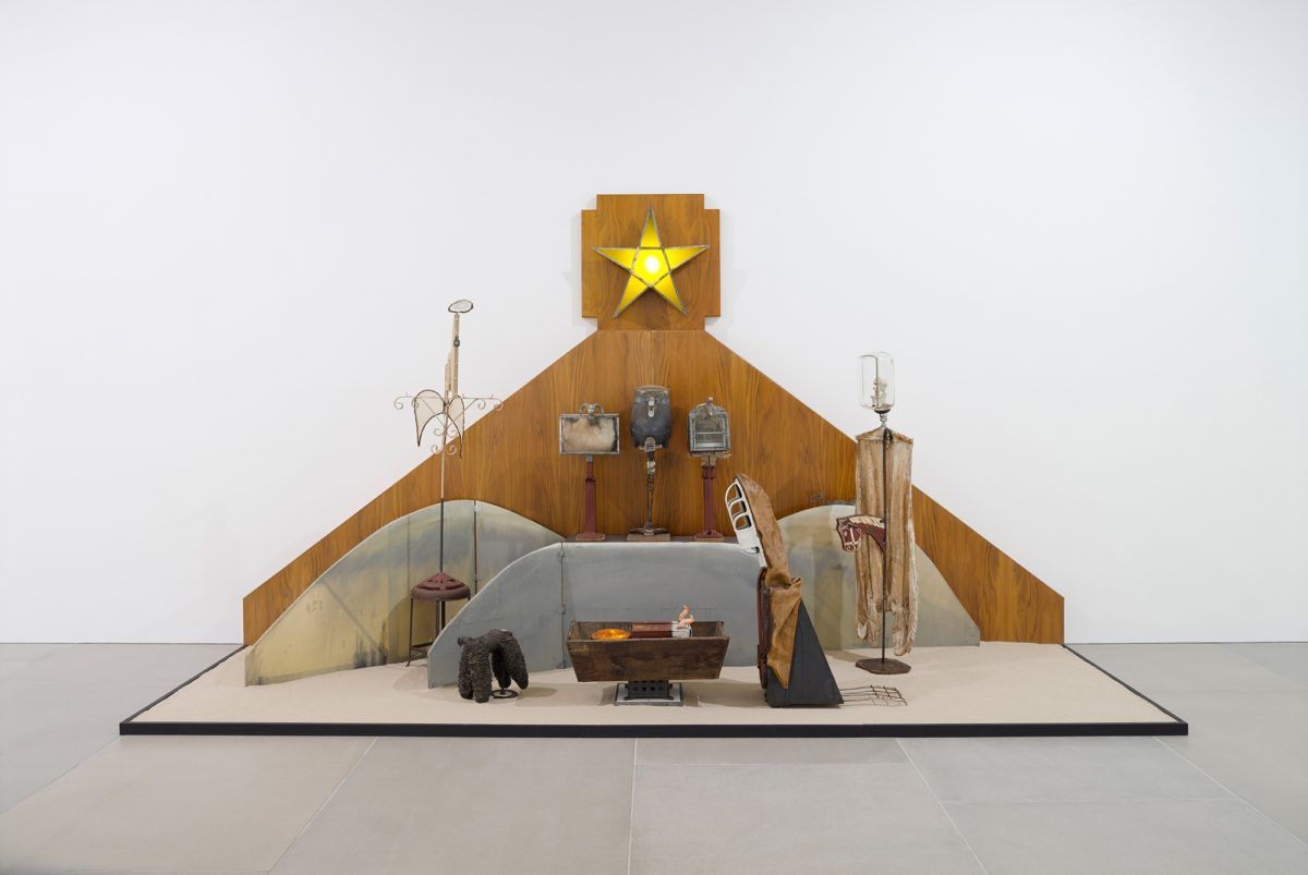 Edward Kienholz, America My Hometown at Blain|Southern, photo 2