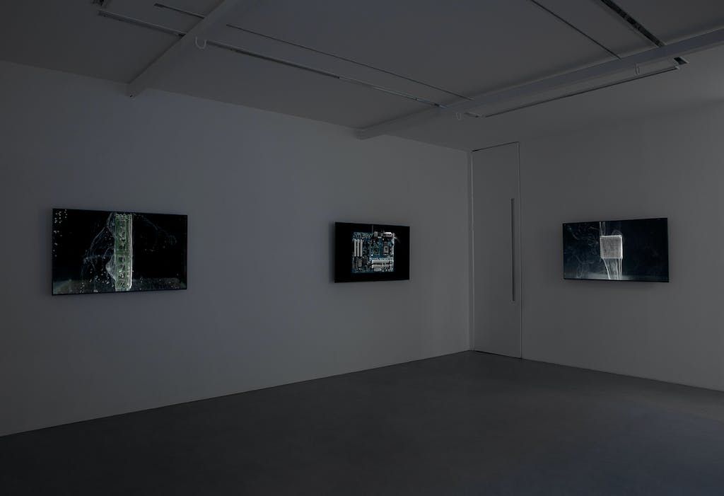 Hicham Berrada, Vestiges at Mennour, photo 5