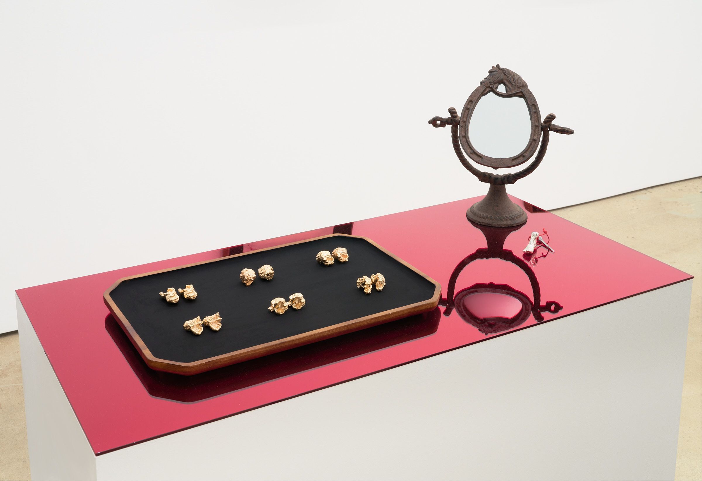 Joeun Kim Aatchim, Red Ribbon at François Ghebaly, photo 4