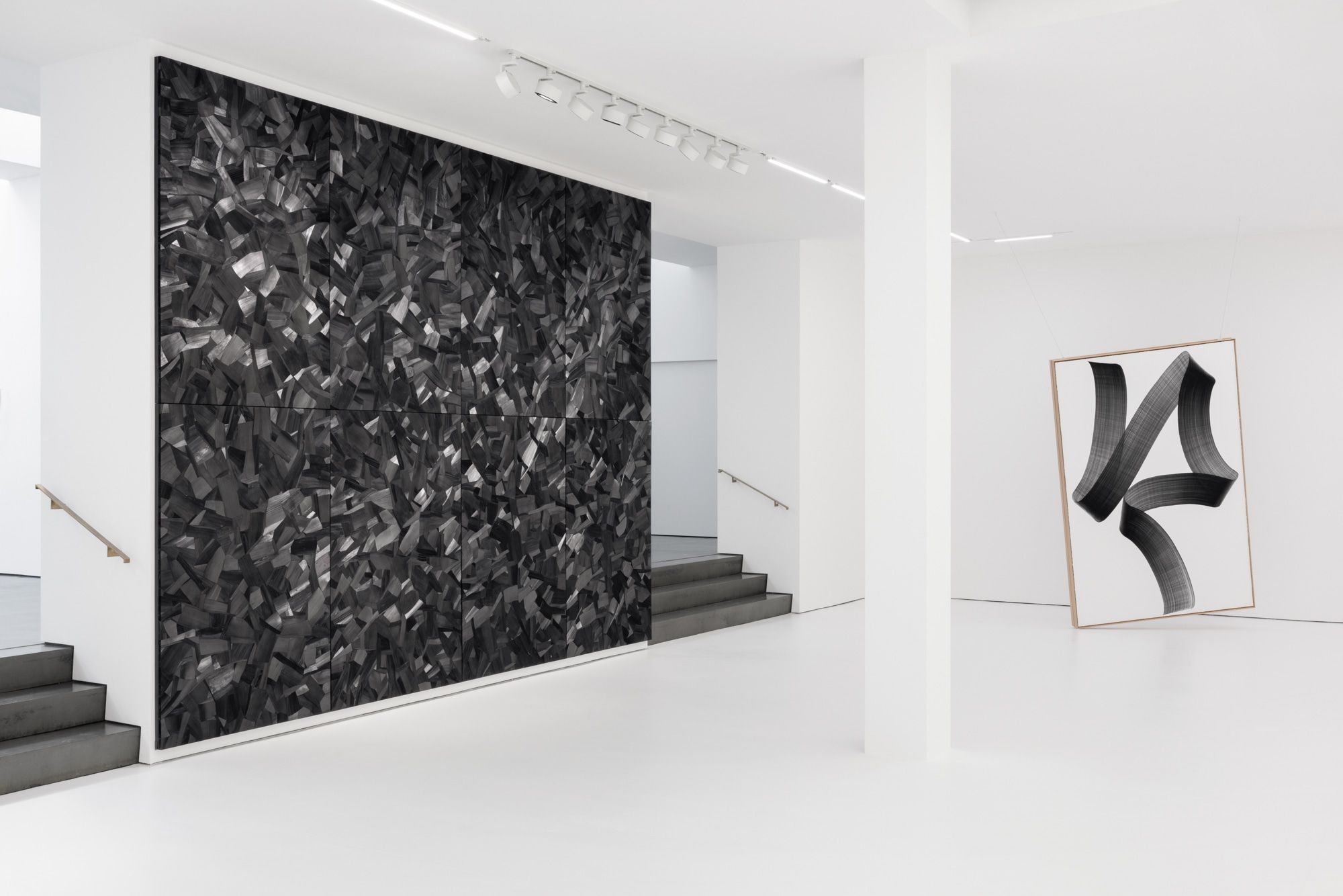 Lee Bae, Syzygy at Esther Schipper, photo 2